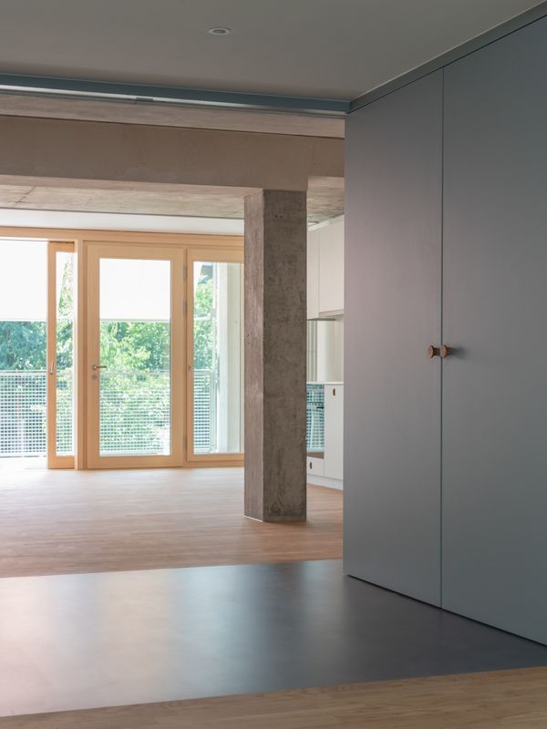 CoDeck - Umnutzung Hochbergerstrasse 158, Basel – Wohnung im 1.Obergeschoss, Blick nach Süden – © Daniele Sciarretta